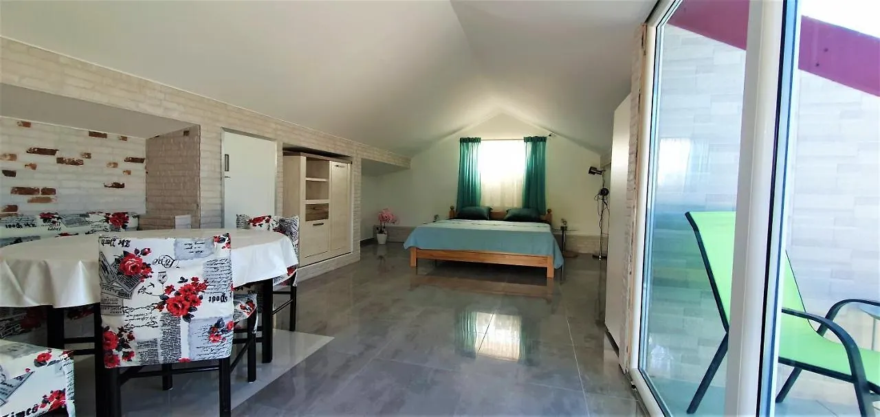 Apartments & Rooms Danica Starigrad Paklenica 0*,