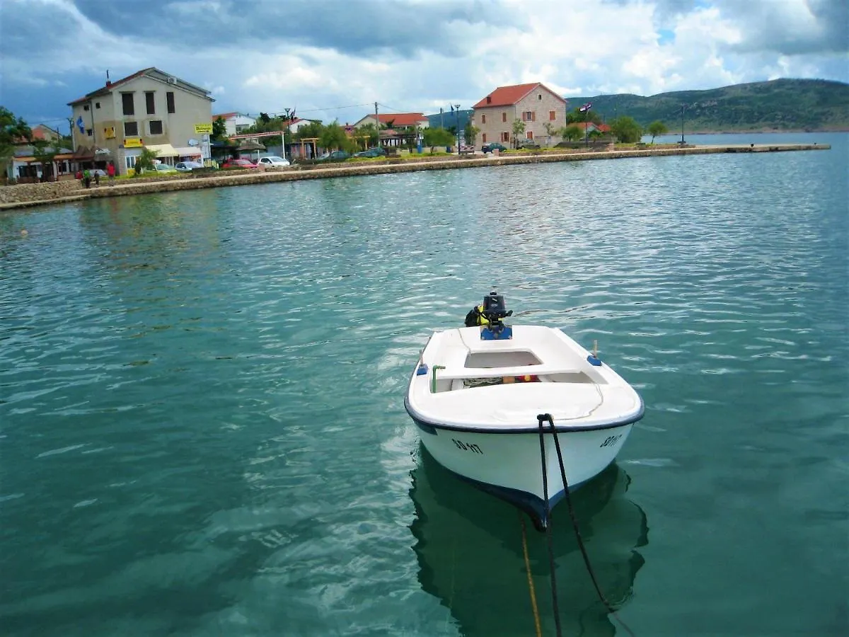 Apartments & Rooms Danica Starigrad Paklenica
