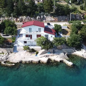 Mila Starigrad-Paklenica